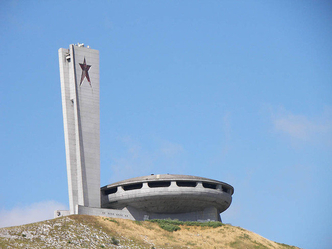 монумент бузлуджа, болгария фото