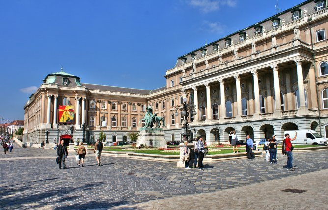 королевский дворец в будапеште фото