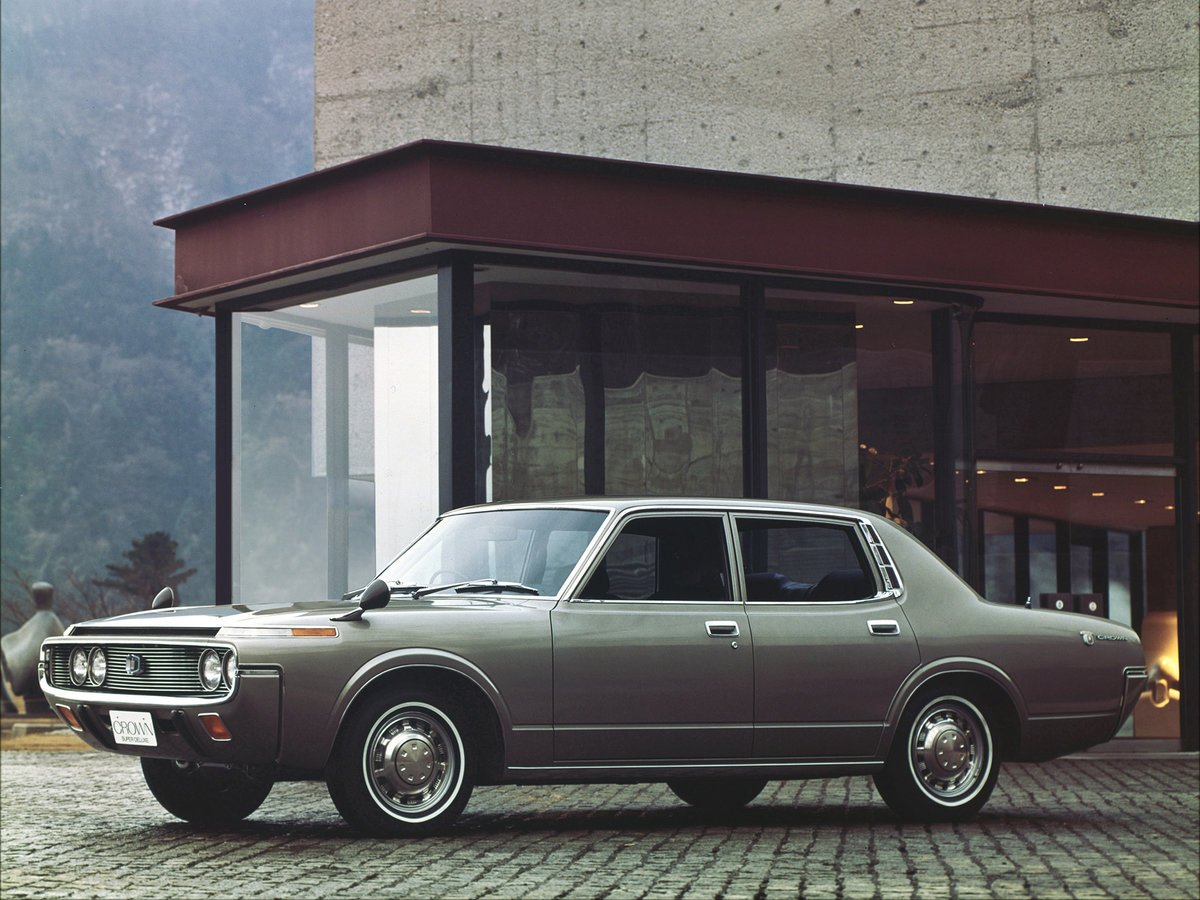 toyota crown фото