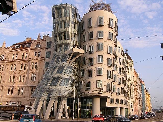 танцующий дом в праге фото