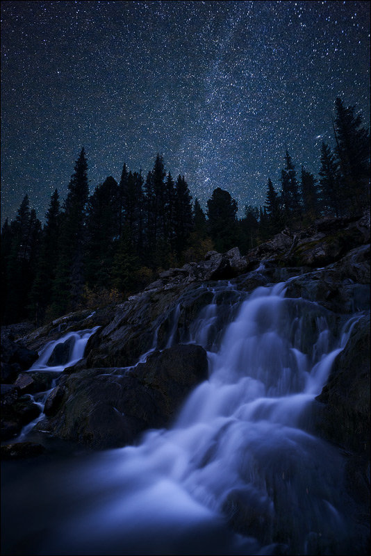 картина водопад звездное небо фото