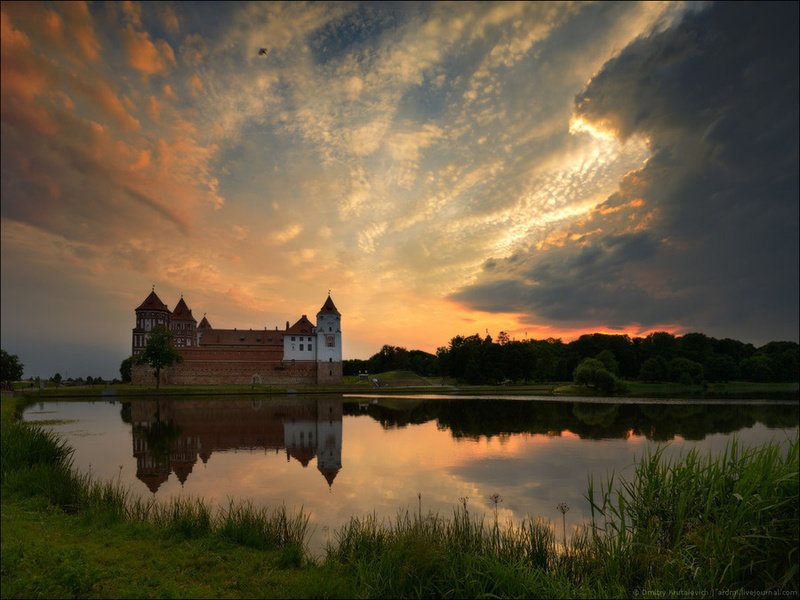 беларусь мирский замок фото