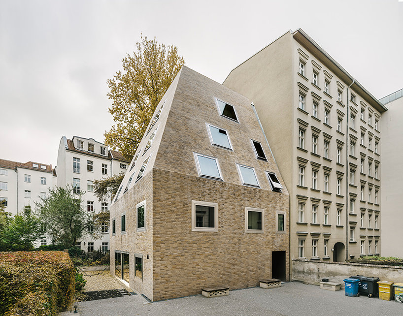 многоквартирный дом prenzlauer berg/ германия фото