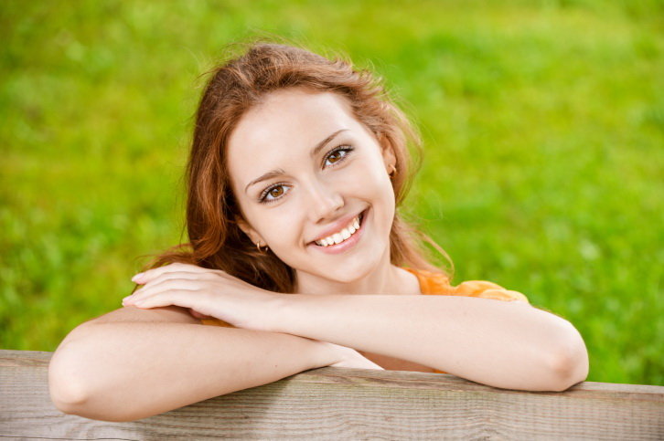 Счастливая девушка картинки без макияжа