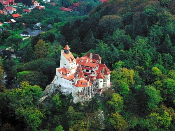 замок дракулы в румынии фото