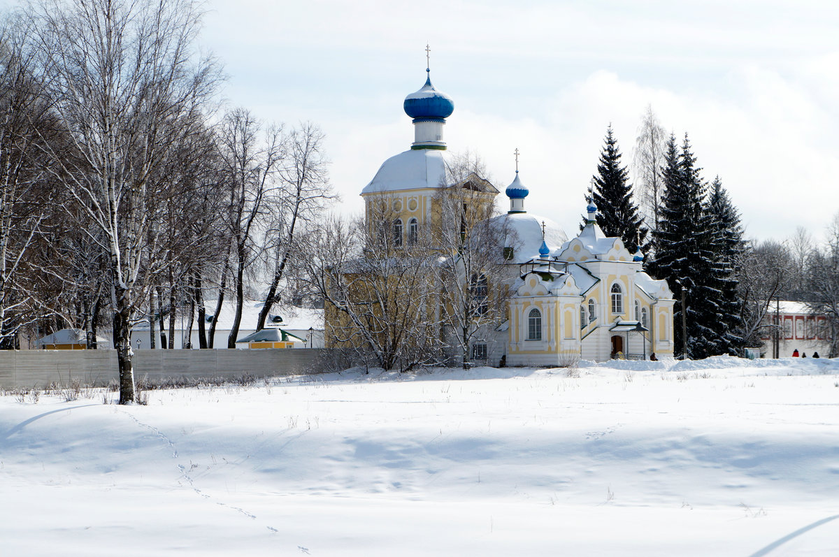 тихвинский монастырь крылечко фото