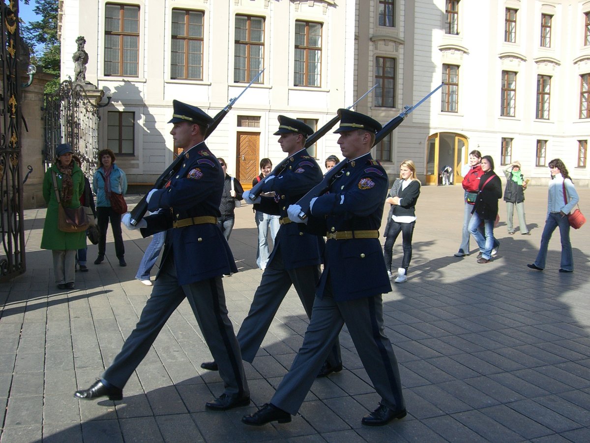 караул в праге фото