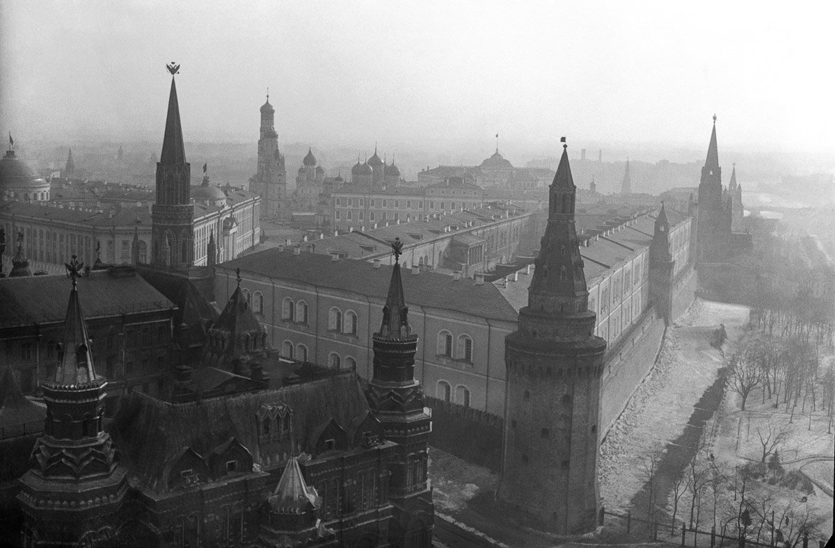 москва кремль черно белое фото