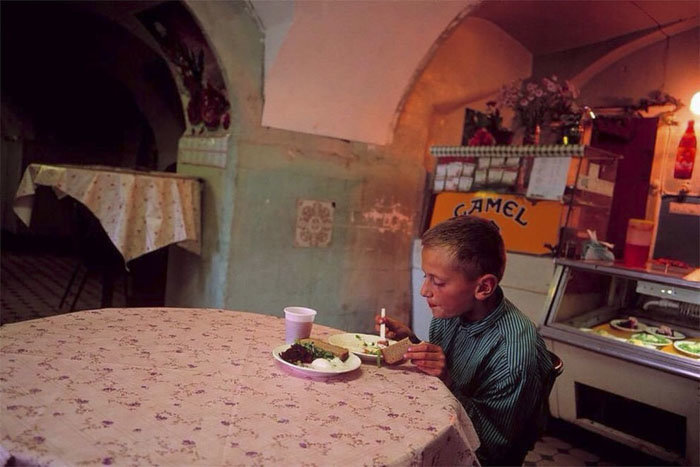 отчаянные девяностые в объективе французского фотографа лиз сарфати фото