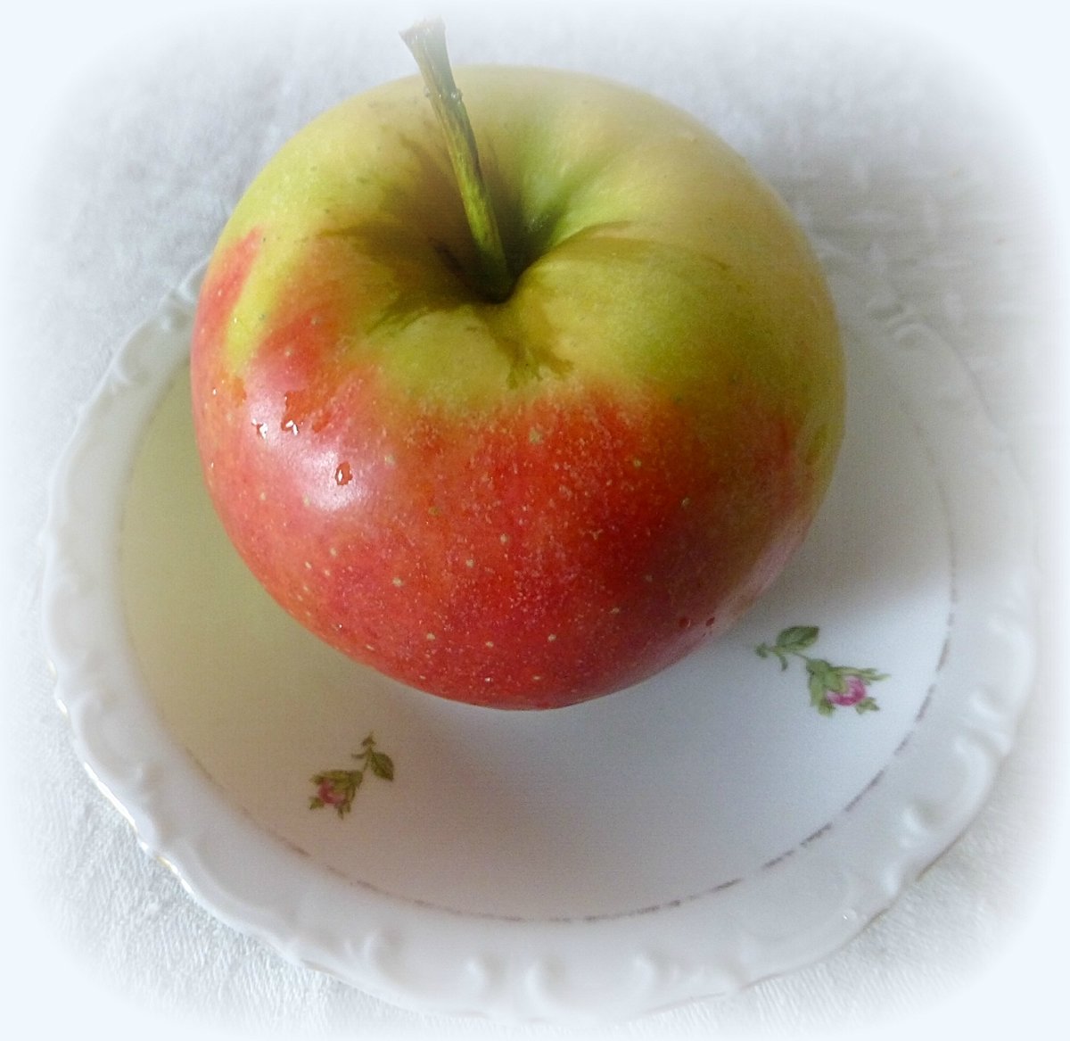 Пять яблок картинка