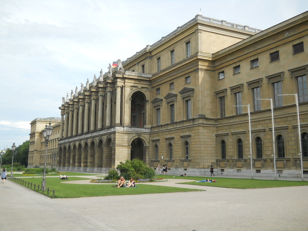 дворец мюнхенская резиденция мюнхен фото