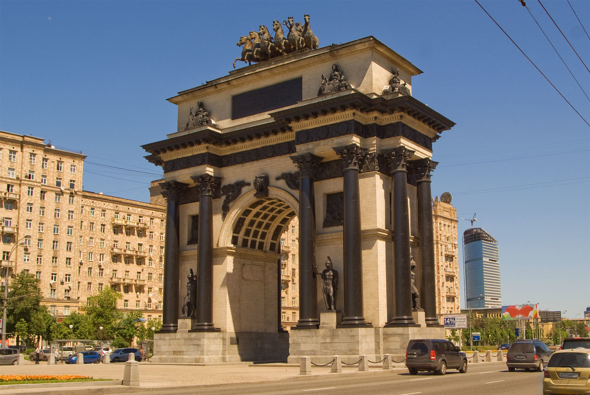 триумфальная арка в москве фото