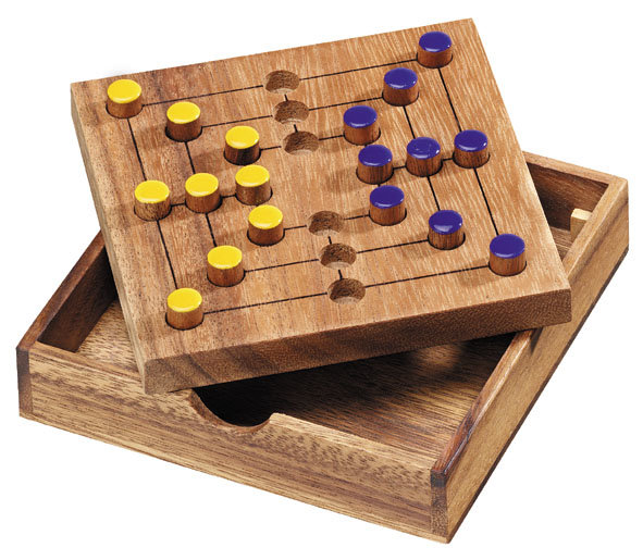 настольная игра из дерева фото