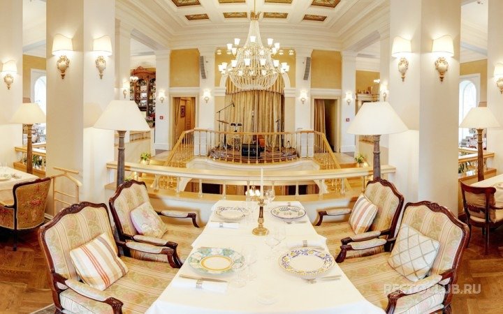 ресторан боно гостиница украина фото