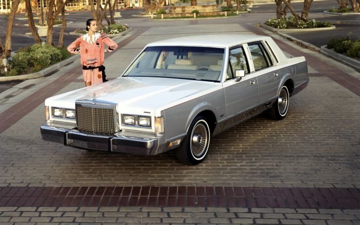lincoln town car 1985 фото