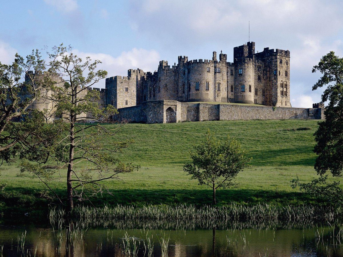 замок алник (alnwick castle) фото
