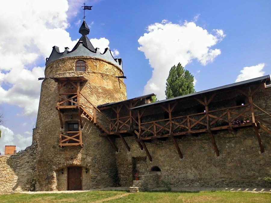 летичевский замок фото