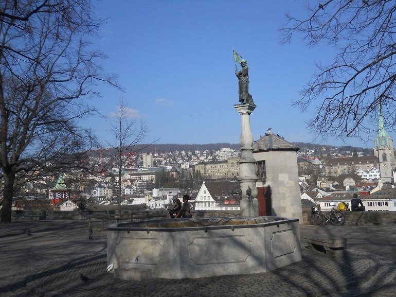памятник гесснеру в цюрихе фото