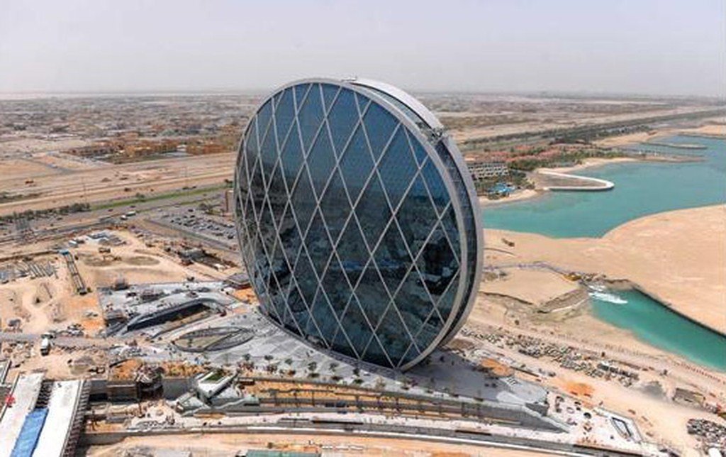 aldar headquarters building (абу-даби, оаэ, 2010) фото