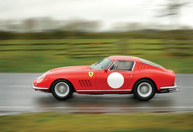  1966 Ferrari 275 GTB на треке 