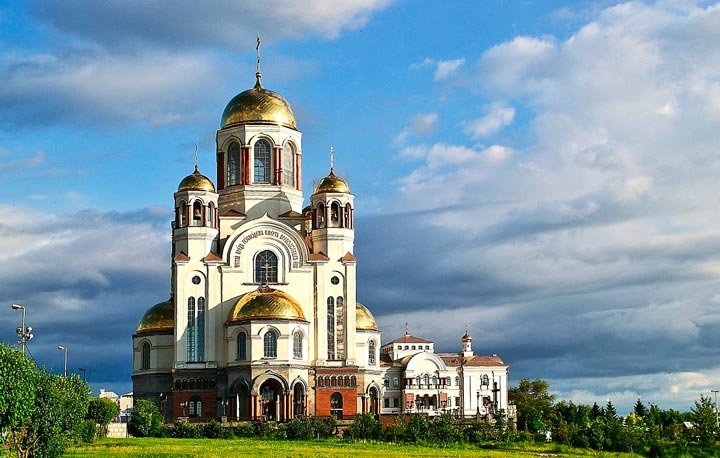 екатеринбург храм на крови фото
