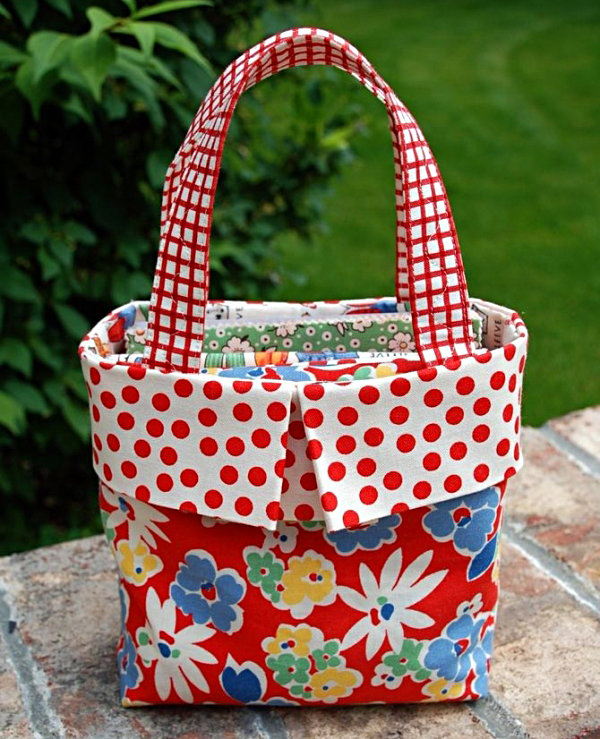 sshit-sumku-svoimi-rukami-okonchanie-na-litso-russkoe