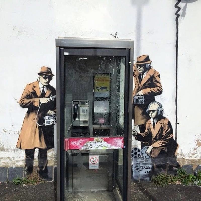 бенкси телефонная будка фото