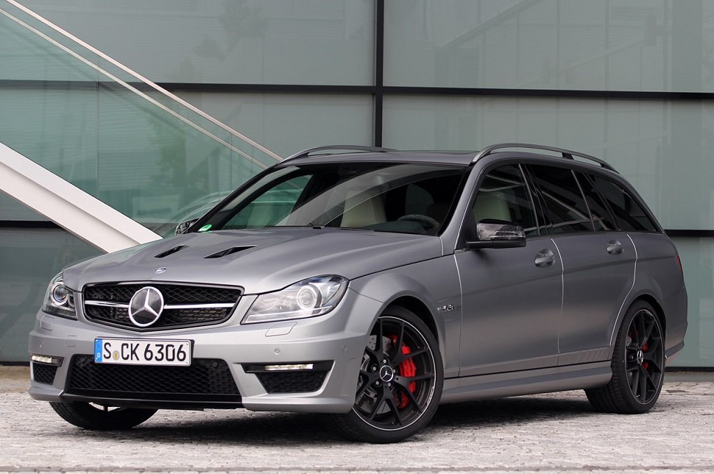 mercedes benz c63 amg универсал фото