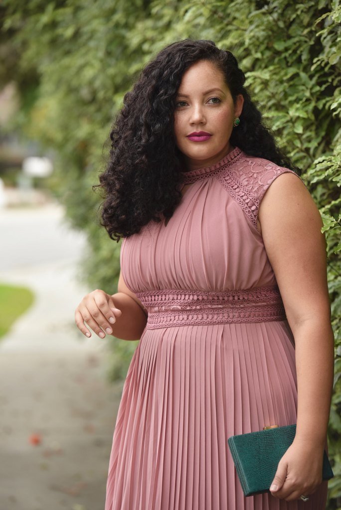 puhlenkaya-devushka-foto