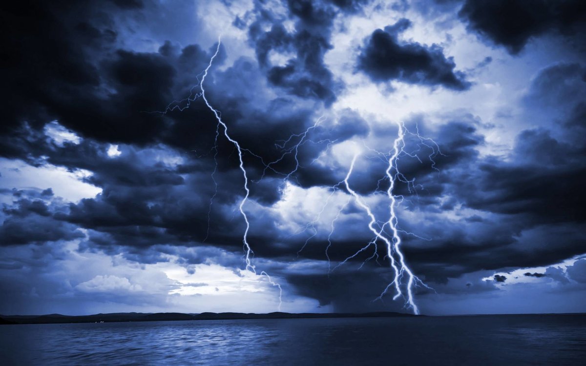 небо с молниями фото