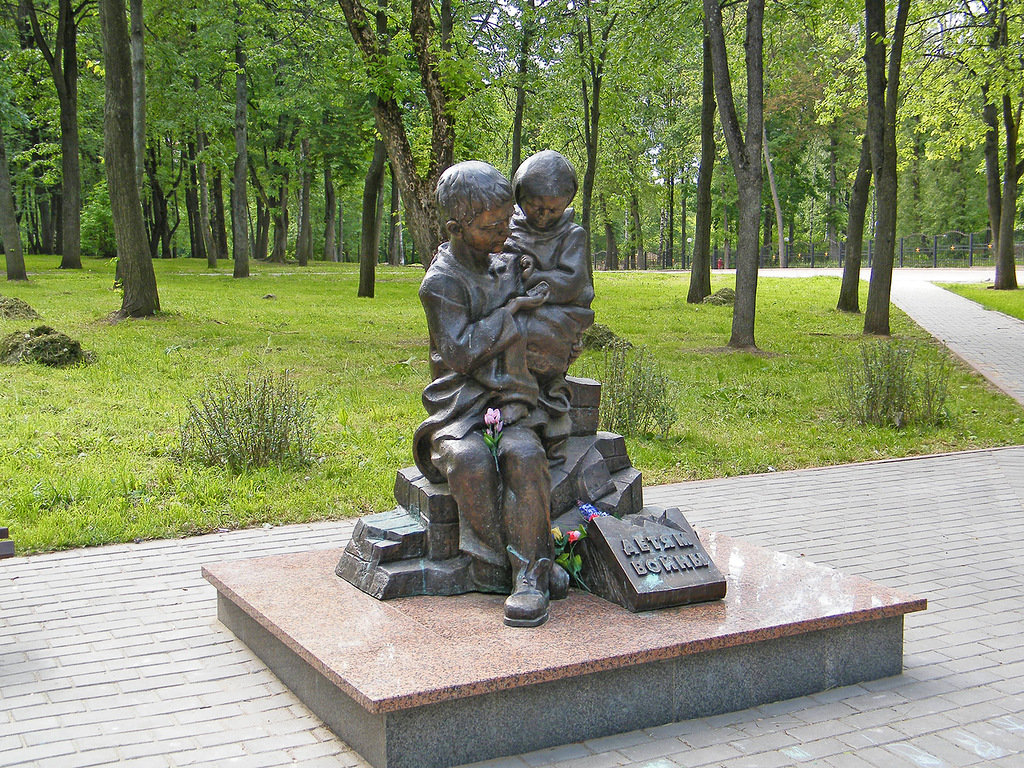 памятник детям войны витебск фото