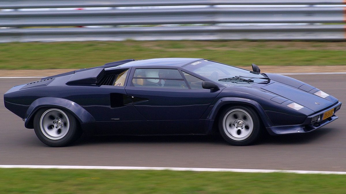 lamborghini countach фото