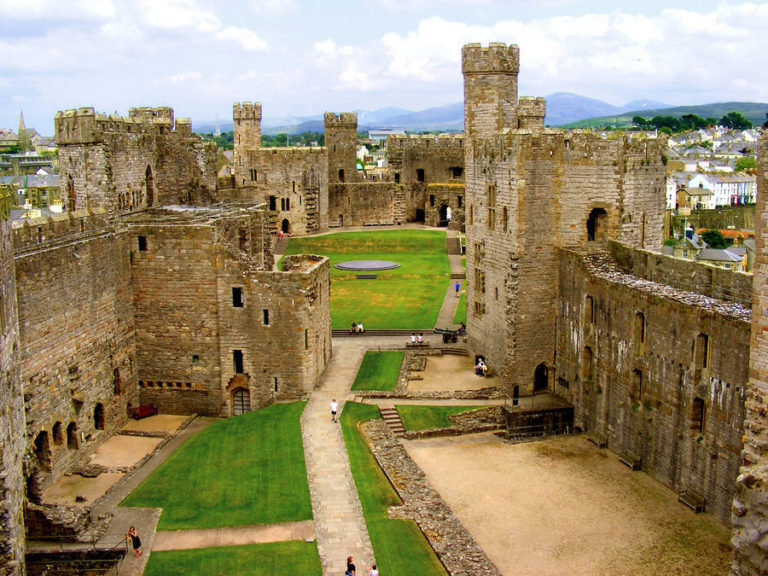 замок карнарвон caernarfon castle фото