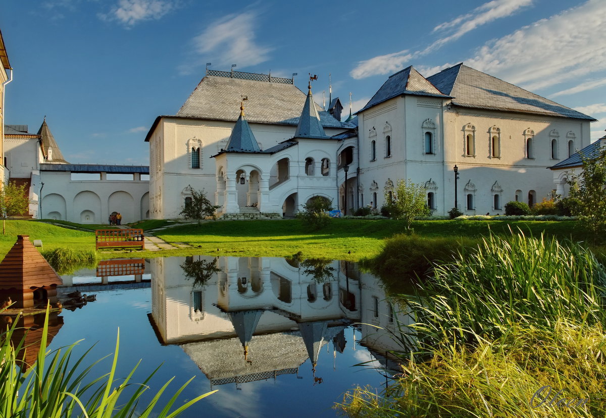 ростовский кремль пруд фото
