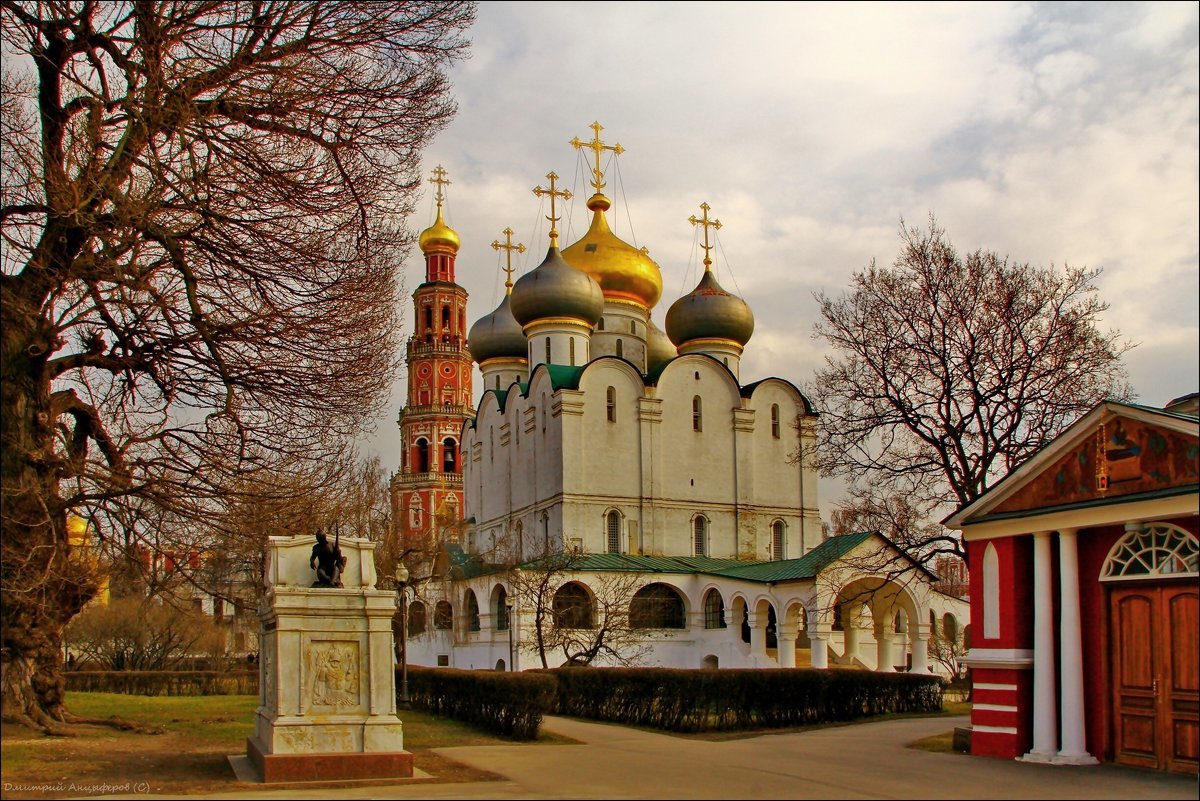 новодевичий монастырь москва фото