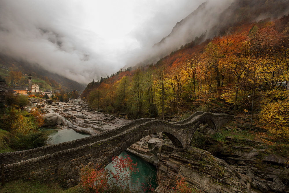 долина верзаска швейцария осенью фото