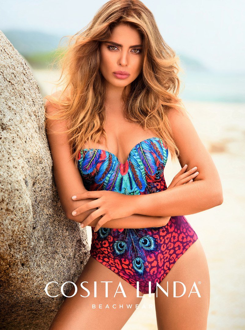 яркие слитные купальники фото