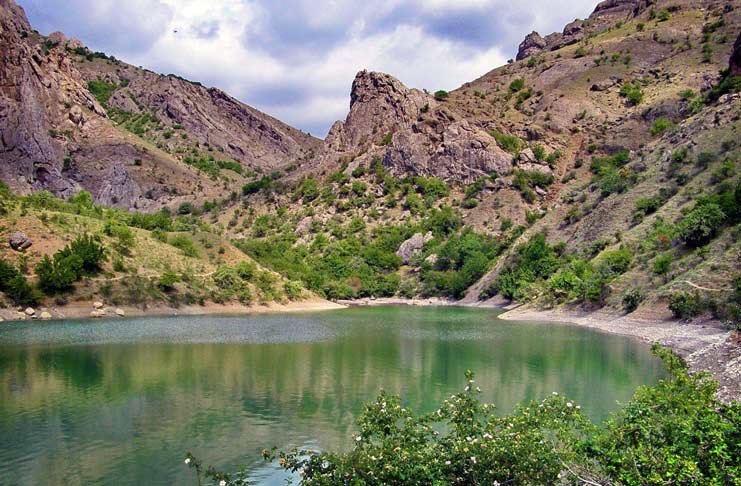 изумрудное озеро крым фото