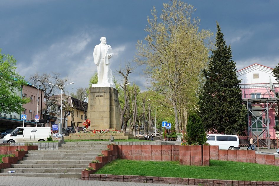 памятник ленину в туапсе фото