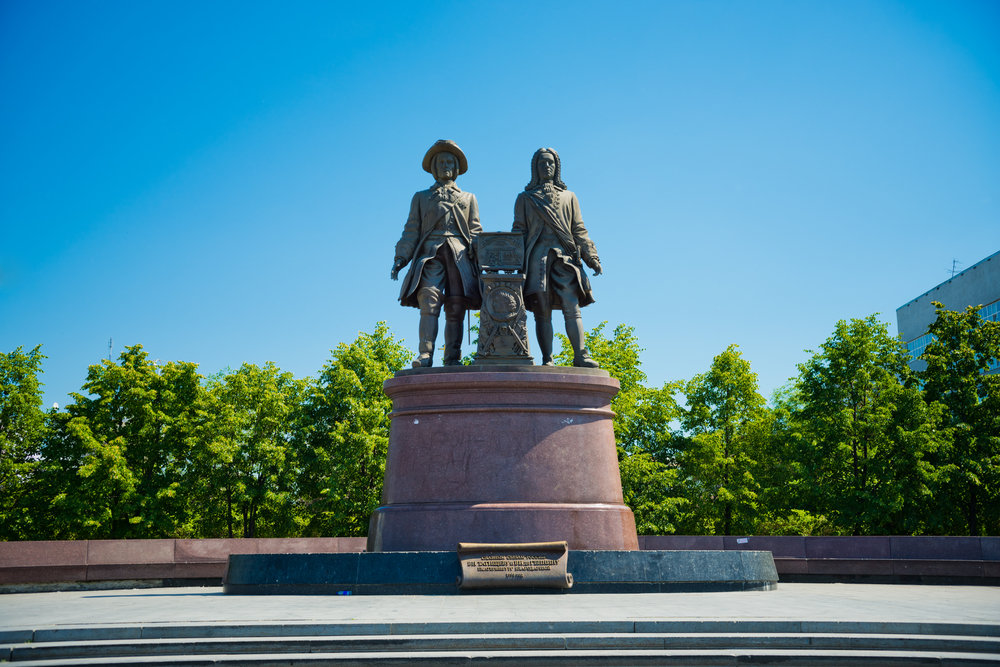 екатеринбург памятник татищеву и де геннину фото