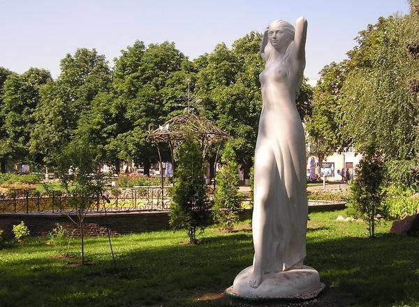 памятник матери в донецке фото