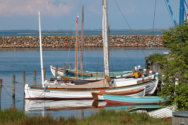 sailing small boats фото