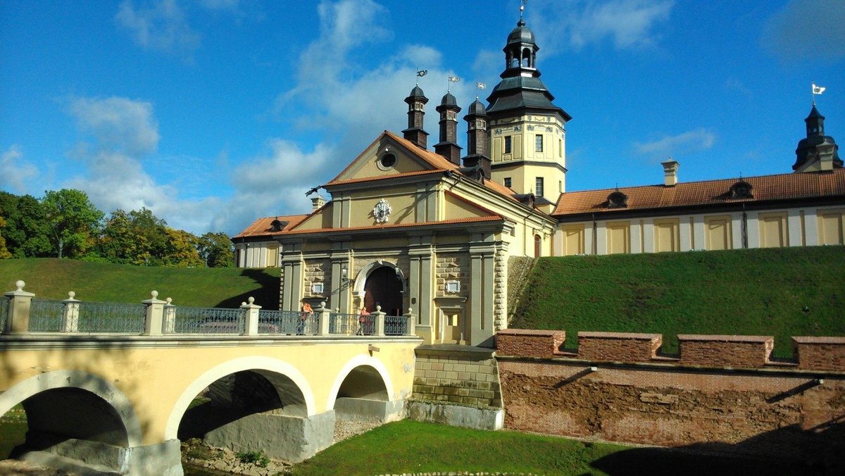 дворцово-парковый комплекс радзивиллов в несвиже фото