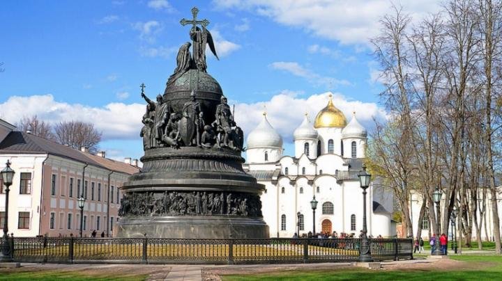 памятник тысячелетие россии великий новгород фото