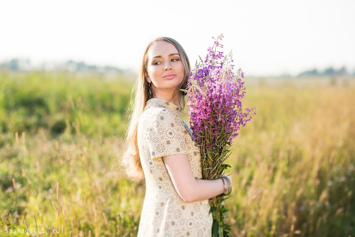 фотосессия с полевыми цветами фото