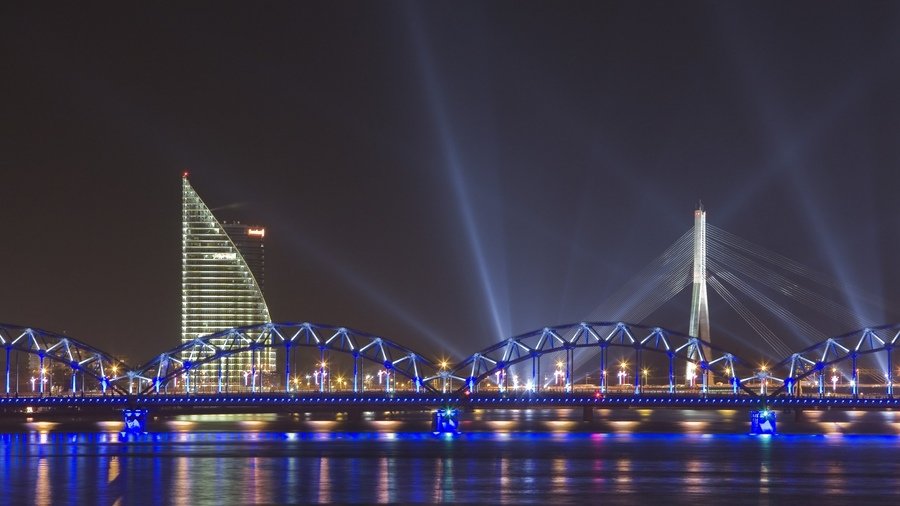 вантовый мост рига фото