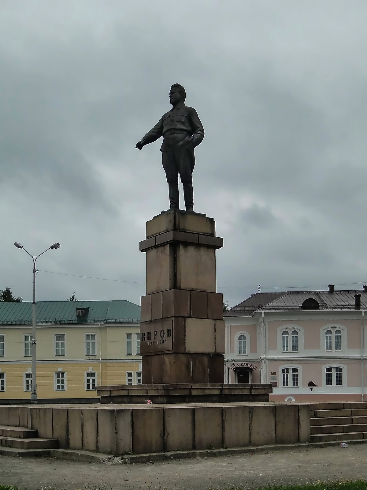 памятник кирова петрозаводск фото