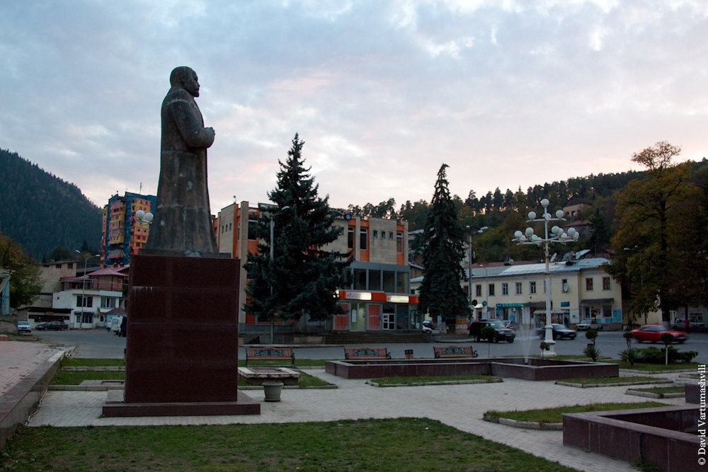 памятник ленину лермонтов фото
