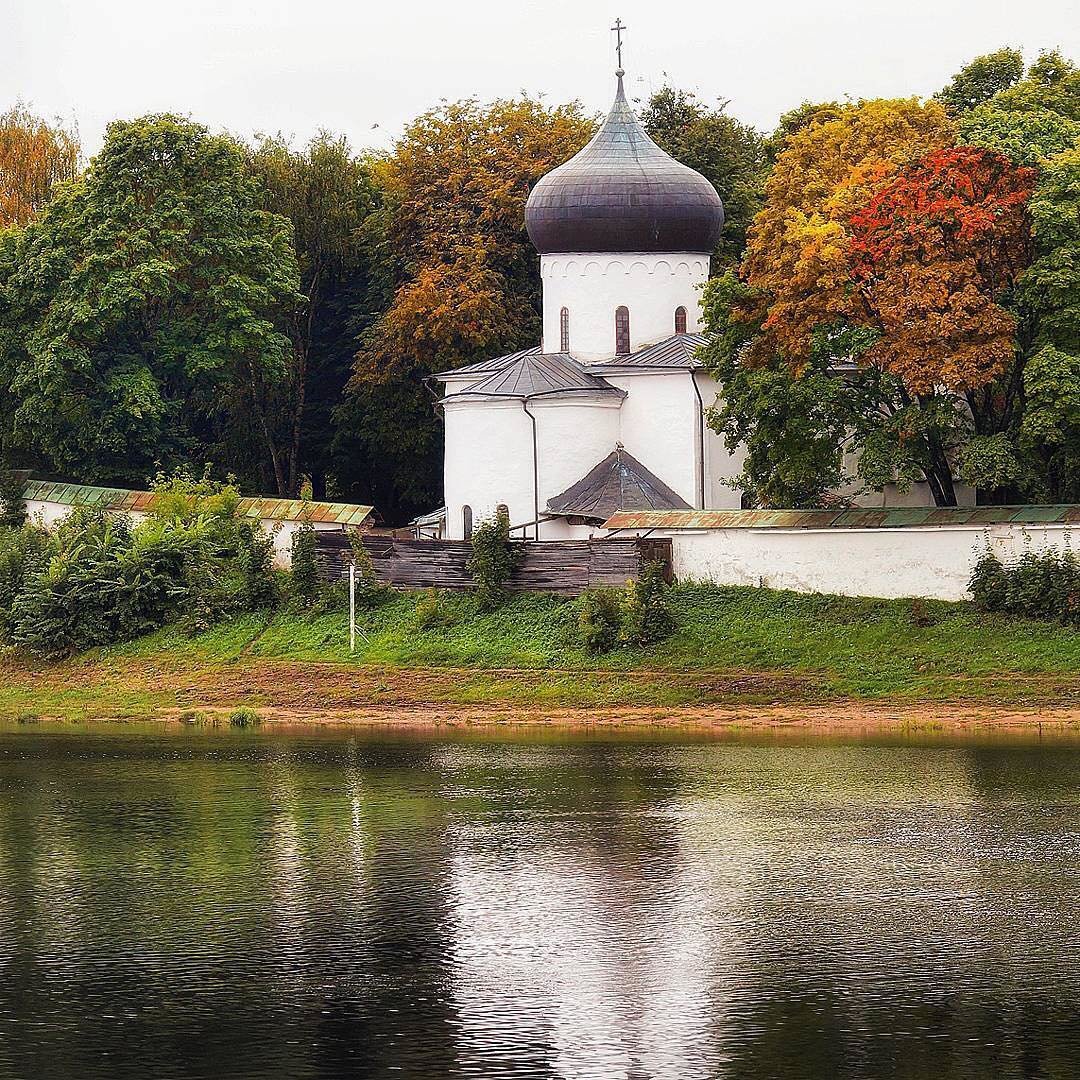 спасо-преображенский собор мирожского монастыря фото