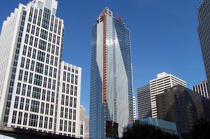 millennium tower в сан-франциско фото